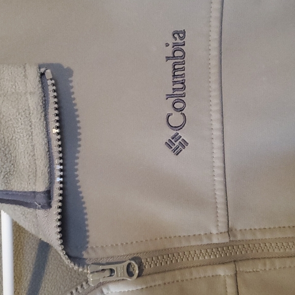 Columbia Men's soft shell jacket - Medium - Tan - Picture 2 of 4